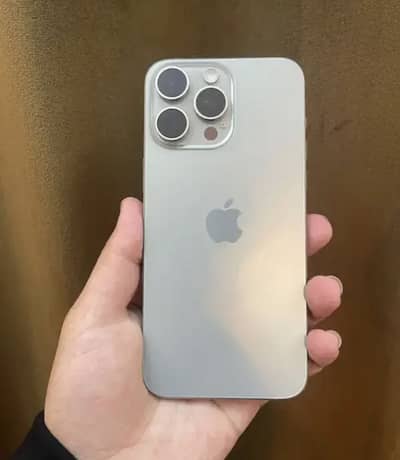 I phone 15 pro max natural 256 gb bypass 10/10 condition