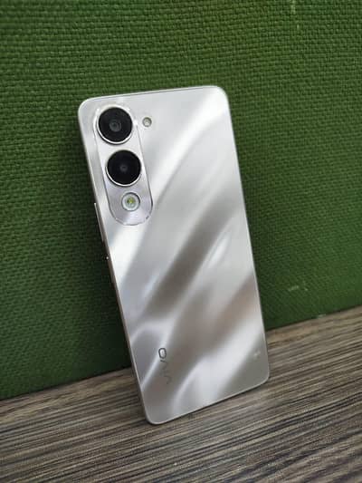 Vivo Y04 in warranty only 2 months used