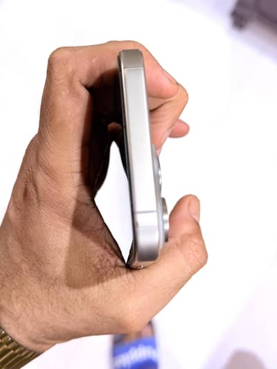 iPhone 15 Pro Max FU