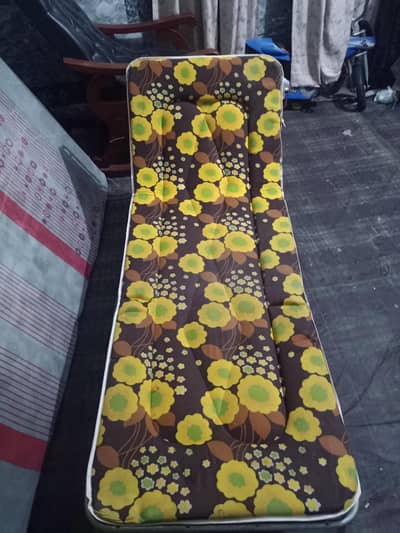 relaxing folding bed