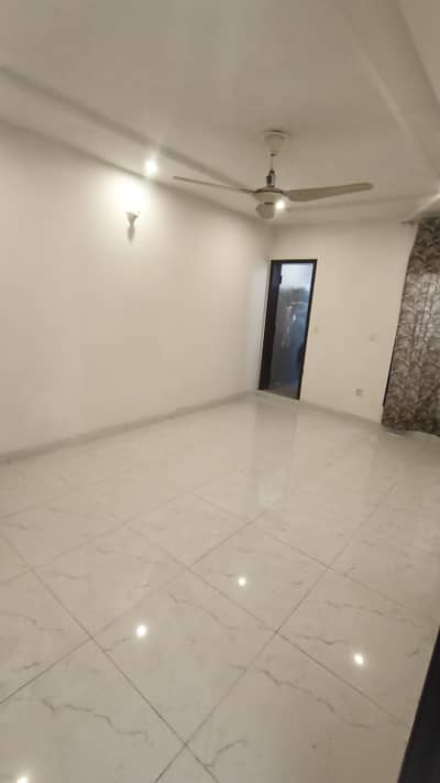 Rooms Available for Rent For bachelors and Job Holders