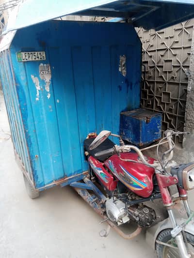 Urgent basis sale cabin riksha just buy and drive