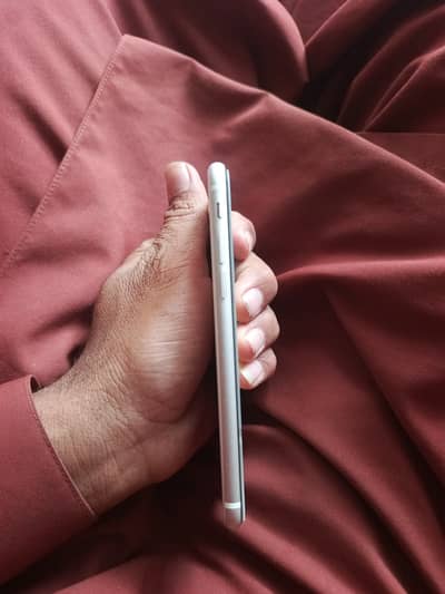 iPhone se water pak non pta condition 10/10