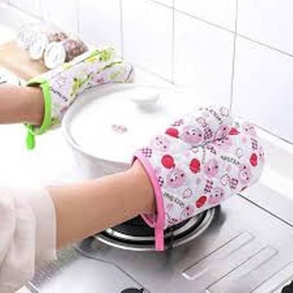 Heat Resistant Oven Gloves Insulated Hot Grilling Mitts for Kitchen BBQ Baking Cooking (Random Design & Colour)