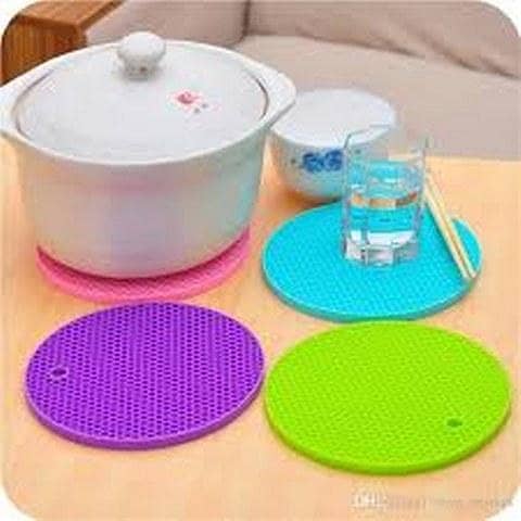Silicone Trivet Mats Round Pot Holder Multi-Purpose Hot Pot Mats Hot Pad Jar Opener Spoon Rest Heat Resistant Non-slip Durable Flexible Dishwasher Safe for Home Use