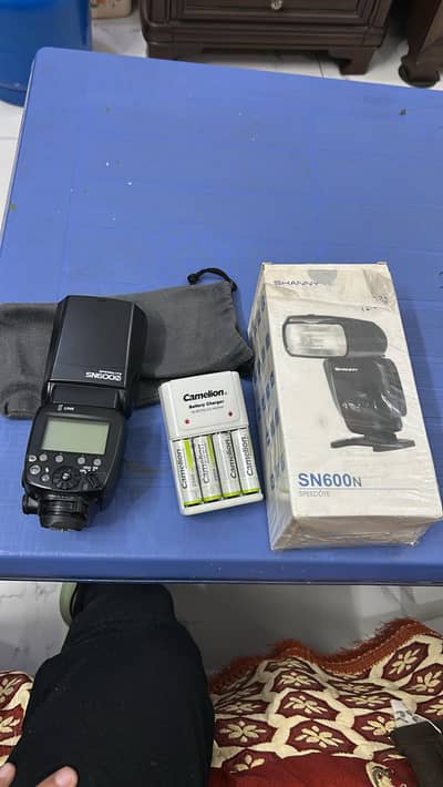 Flash Light SN600n Urgent Sale