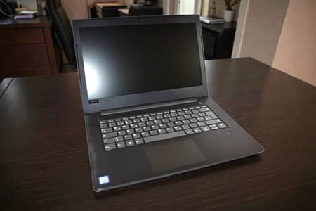 Lenovo V330 | Ryzen 5 2500U | 8GB | 256GB SSD | 2GB AMD Graphics