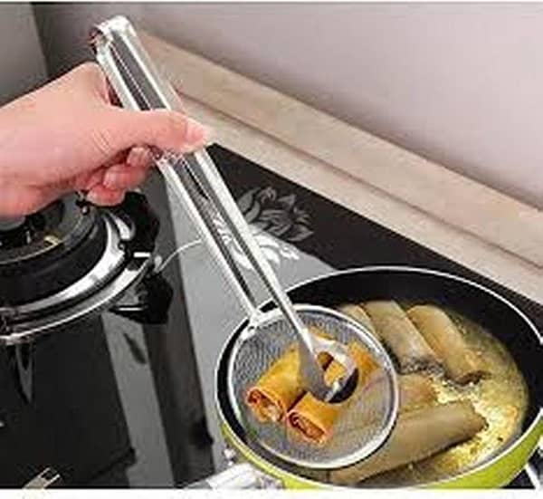 Imported Multi-functional 2 in 1 Fry Tool Filter Spoon Strainer With Clip,Oil Frying BBQ Filter Stainless Steel Mesh Strainer Kitchen Tool Frying Mesh Colander Quick Strain Stainless Steel Tong Colander