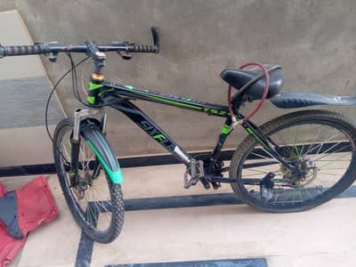 six flags mountain bike  full size ( urgently for sale )