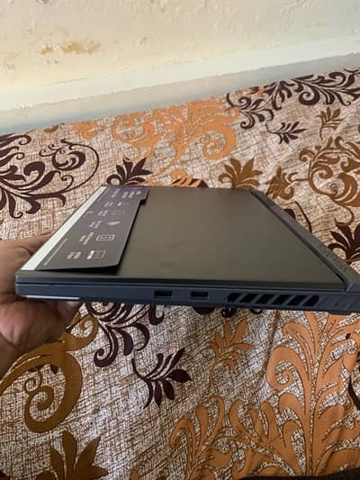 ASUS ROG Strix Scar 16 i9-14900HX RTX 4080 32GB 1TB