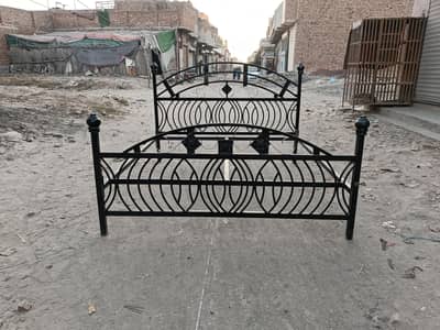 Foldable iron bed 6x6