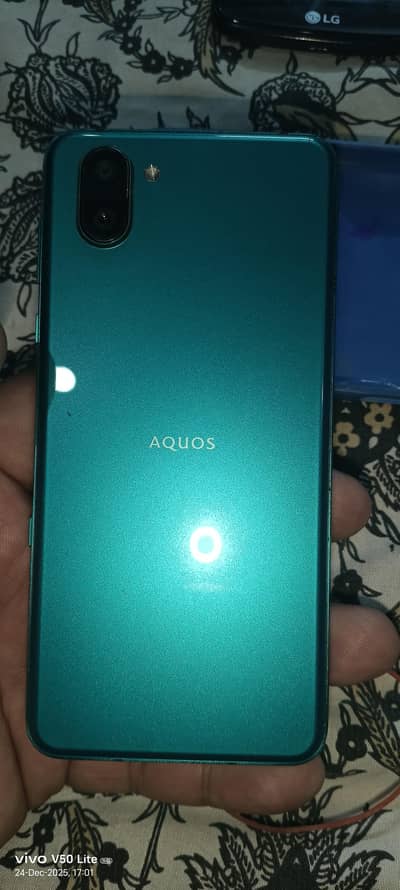 Aquos R3