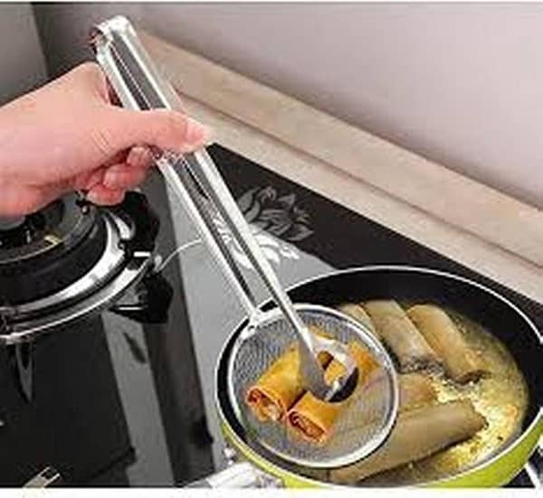 Imported Multi-functional 2 in 1 Fry Tool Filter Spoon Strainer With Clip,Oil Frying BBQ Filter Stainless Steel Mesh Strainer Kitchen Tool Frying Mesh Colander Quick Strain Stainless Steel Tong Colander
