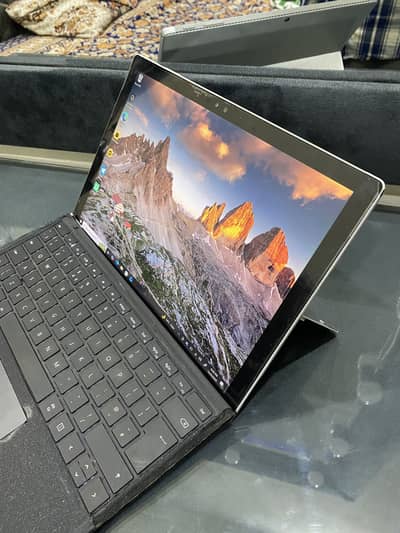 Microsoft surface pro 4 8/256Gb with original charger & mouse