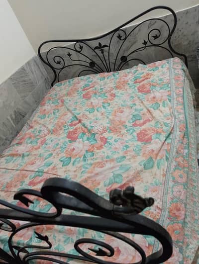 Iron Bed With 2 Side Tabels For Sale