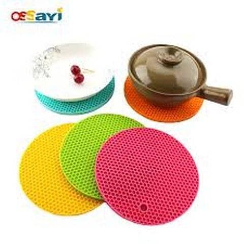 Premium Silicone Pot Holder,Famtasme Silicone Dining Mat Multi-color Silicone Placemat Square Non-slip Pad Insulated Pad 1 Pc