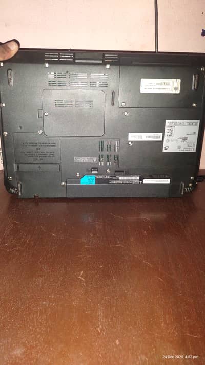 Fujitsu AH56/D Laptop – New Condition