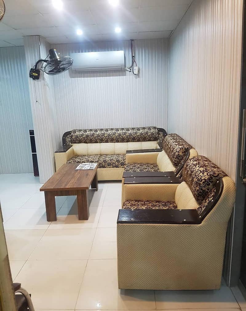 girls hostel wordon only female 0