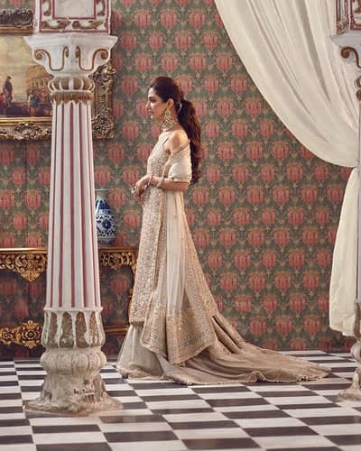 faiza saqlain bridal dress