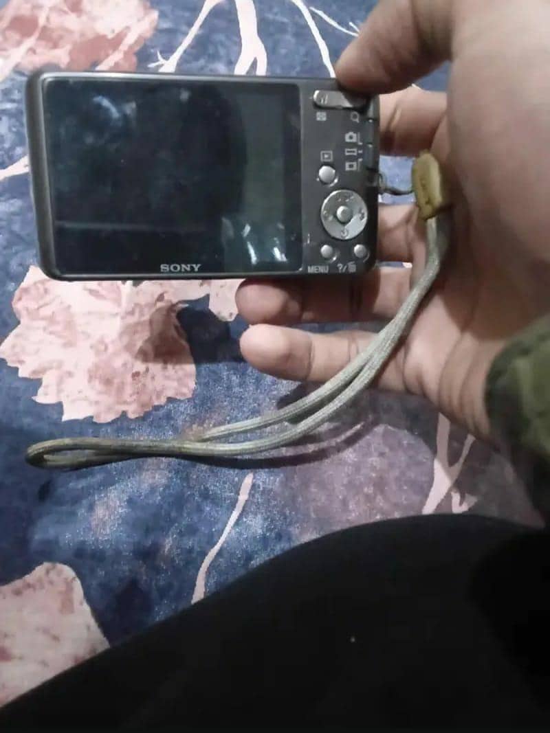 SONY HAND CAMERA 1