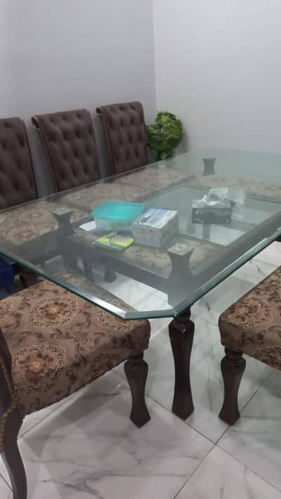 Solid Wooden Dining Table for Sale – Best Quality