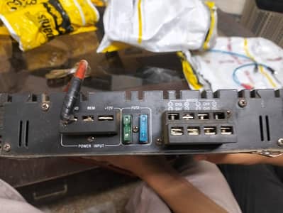 2 Speakers/Boofer /4 Channel Aim