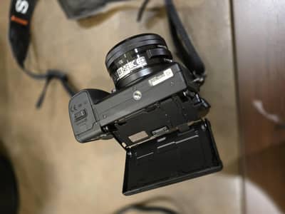 Sony A6400 camera 1 Lenas 1 battery