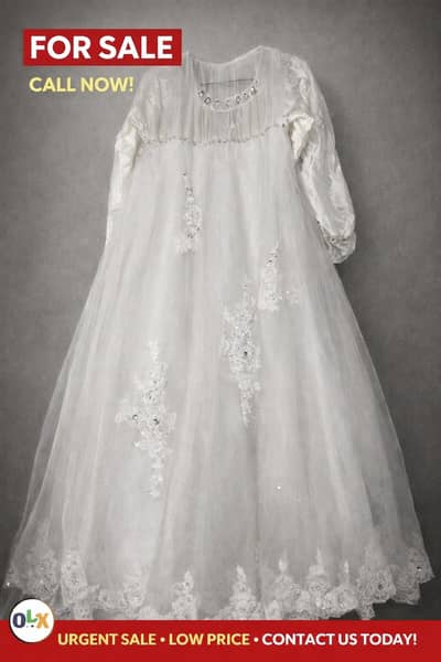  Stylish Maxi Dress for Sale – Excellent Condition 