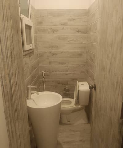 Defence 500 Yards Ground Floor Portion For Rent Separate Water Tank