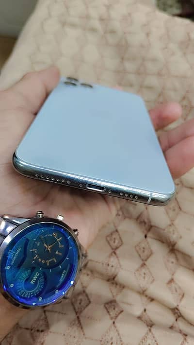 iPhone 11 Pro Max non pta 64GB battery health 77