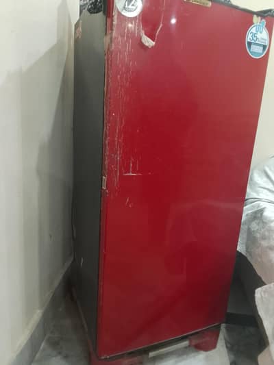 Dawlance fridge Medium