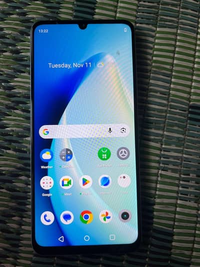 bilkul okh mobile hai  128GB