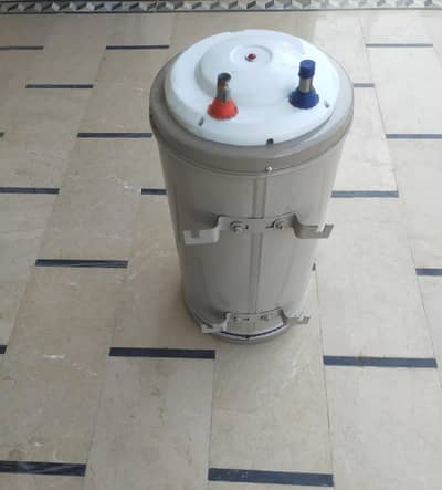 Climax Electric Geyser 10 Gallon – Just 1 Month Used (With Warranty)