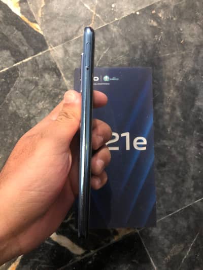 Vivo v21e