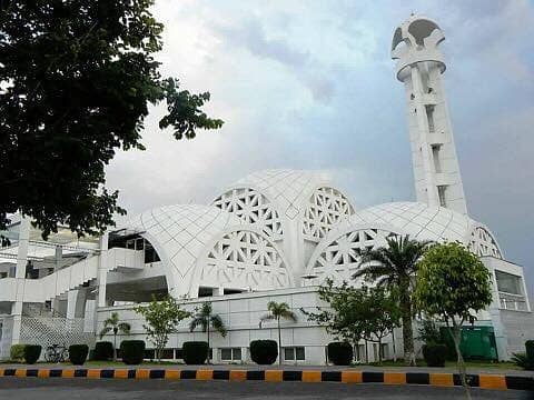 8- Marla solid plot on investor rate 9