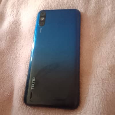 6 year old smart phone in good condition