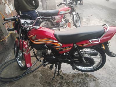 100 motorcycle pradar