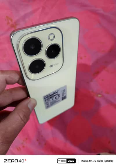 infinix Hot 40 pro 16ram 256gb All ok mobile ha box miss hogya ha