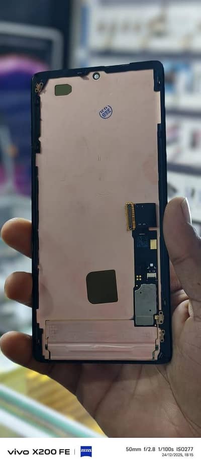 Google pixel 7 pro dotted panel