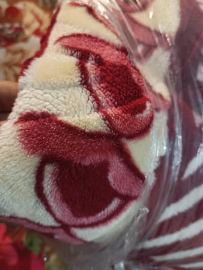 Full size blanket dry cleaned  new condition
