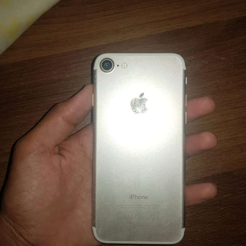 Apple iPhone 7 1