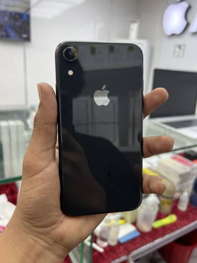 iPhone XR (j. v) 84 battery  health original