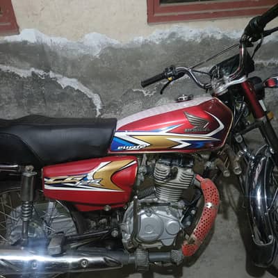 Honda CG 125. In Excellent condition for sale.