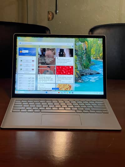 Surface Laptop | i5 7th | 03256785678