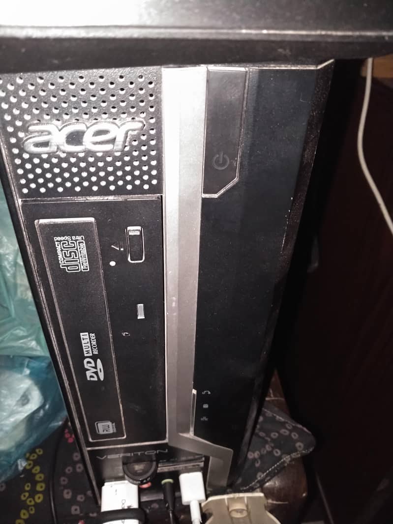 aser desktop computer 1