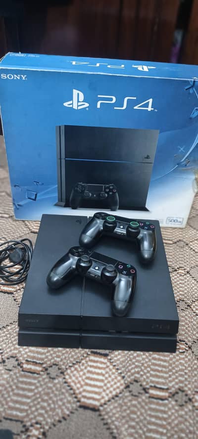Ps4 9.00 Usb Jailbreak model 500gb with two orignal controllers/box