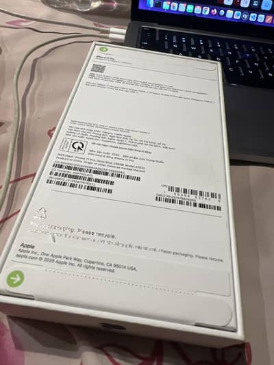 iPhone 17-pro. 256gb. PTA Approved. Box packed.