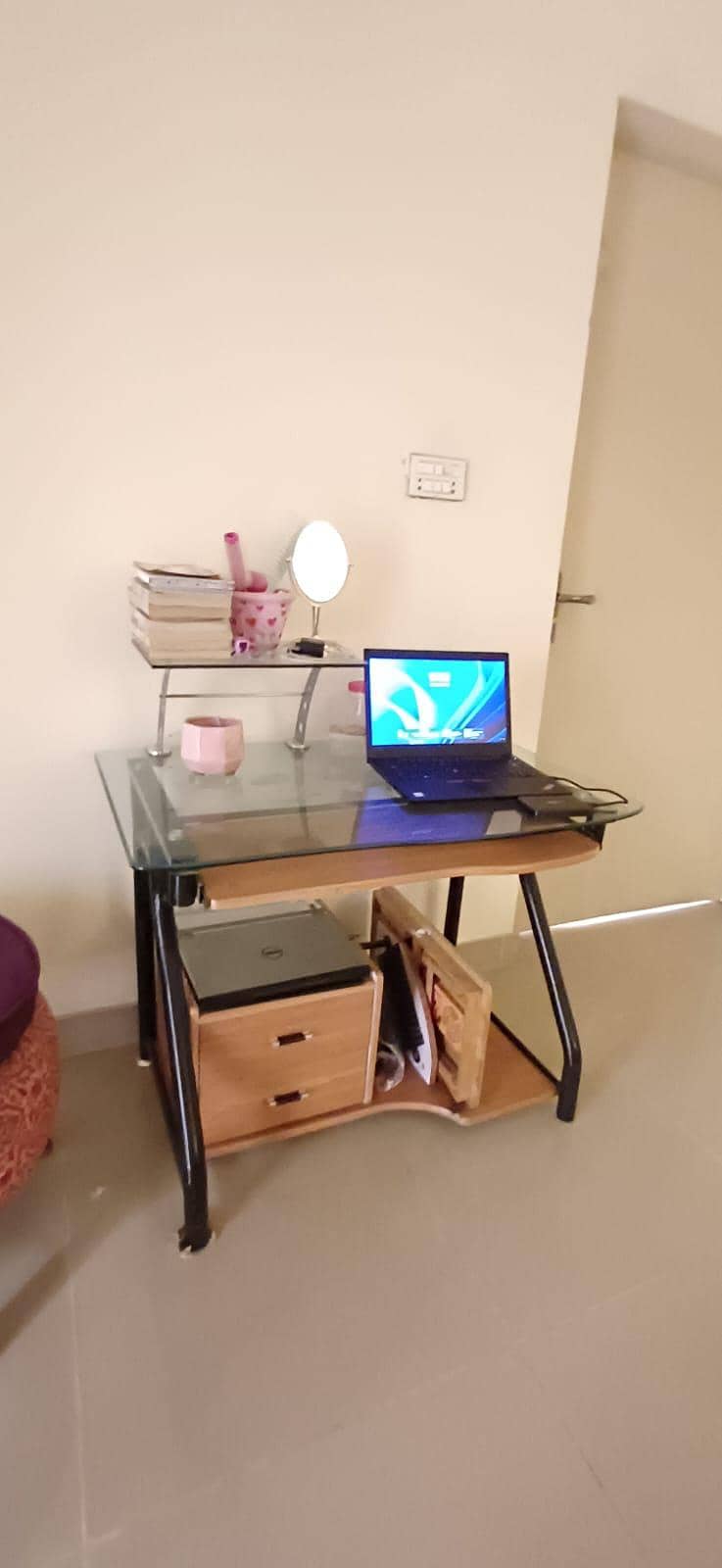 computer table/work station 4