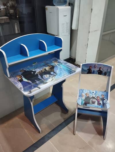 Kids Elsa Study table