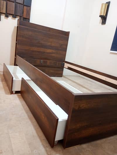 Single bed with 2  drawers /single bed